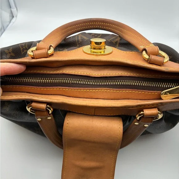 Louis Vuitton monogram boetie mm hand bag with LV dust bag - Picture 6 of 17